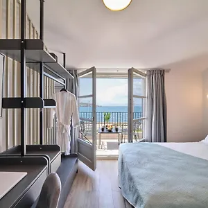 https://porta-squero-premium-suites.rethymnohotels.net